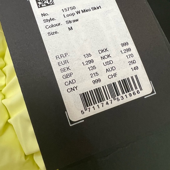 Rains puffy skirt size medium - Picture 7 of 10